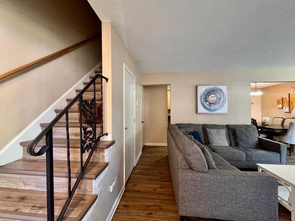 1271 Landmark Trail S, Hopkins, MN 55343 — photo 2