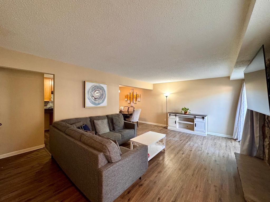 1271 Landmark Trail S, Hopkins, MN 55343 — photo 3