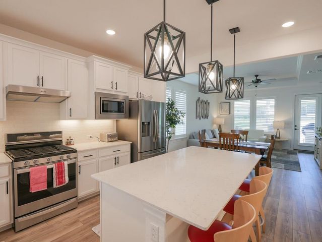 102 Bristol CV, Georgetown, TX 78633