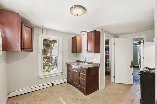 2 Water St, Greenfield, MA 01301