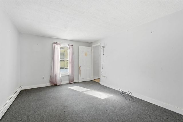 2 Water St, Greenfield, MA 01301