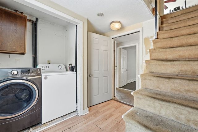 2 Water St, Greenfield, MA 01301