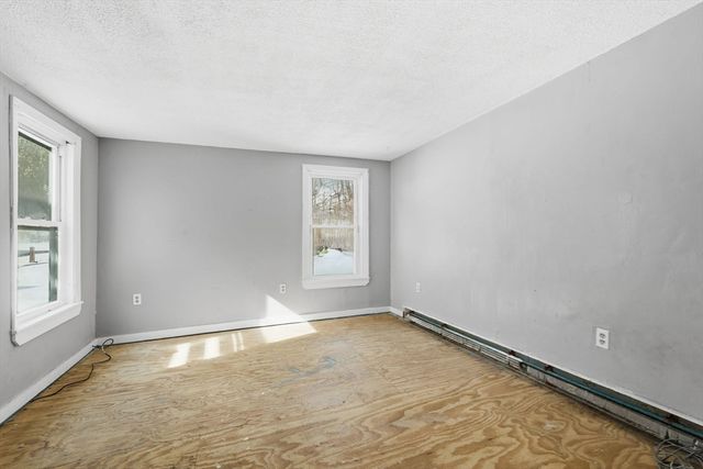 2 Water St, Greenfield, MA 01301