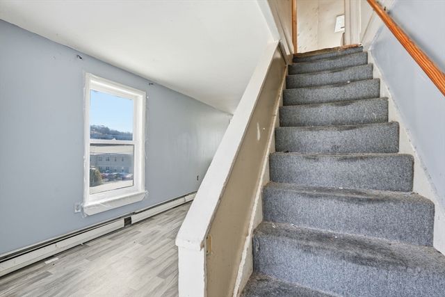 2 Water St, Greenfield, MA 01301