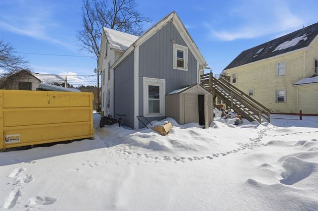 2 Water St, Greenfield, MA 01301