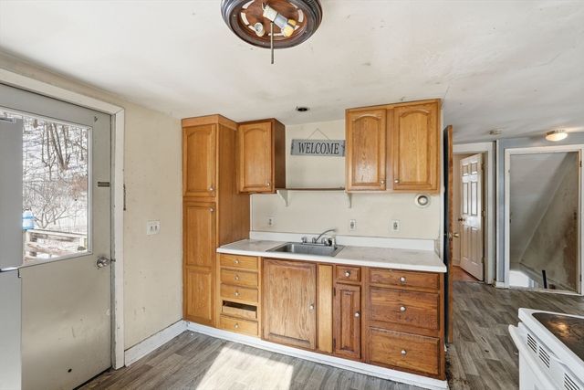 2 Water St, Greenfield, MA 01301