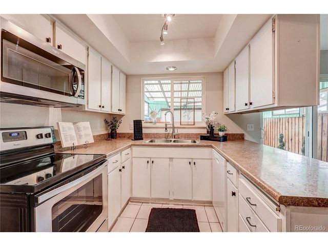 582 S Xenon Ct, Lakewood, CO 80228