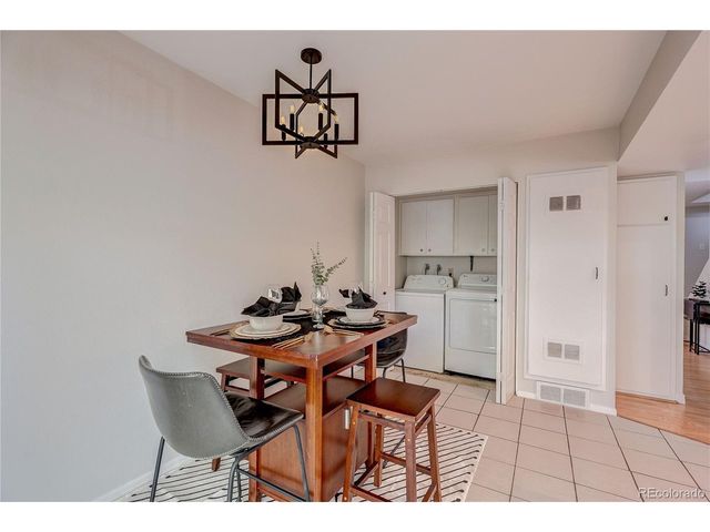 582 S Xenon Ct, Lakewood, CO 80228