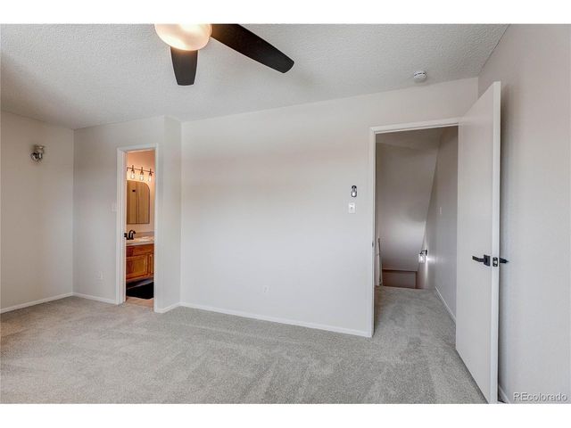 582 S Xenon Ct, Lakewood, CO 80228