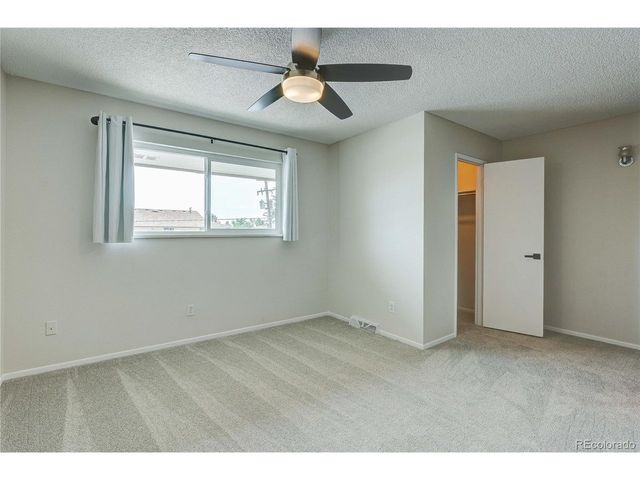 582 S Xenon Ct, Lakewood, CO 80228