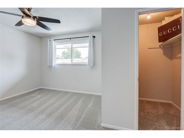 582 S Xenon Ct, Lakewood, CO 80228