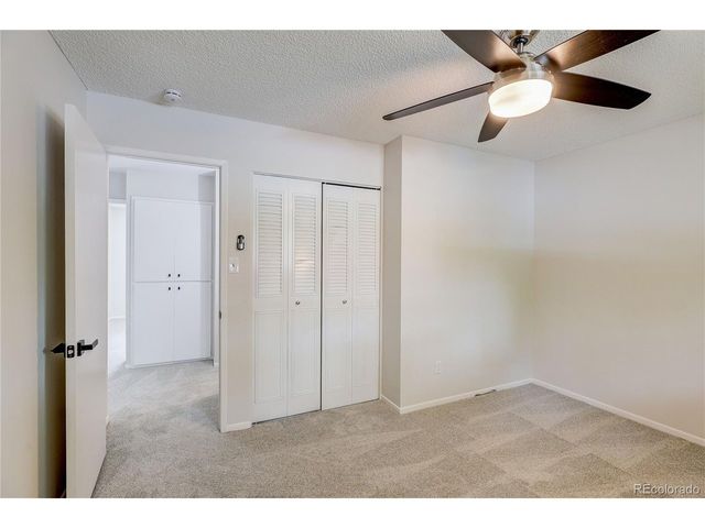 582 S Xenon Ct, Lakewood, CO 80228