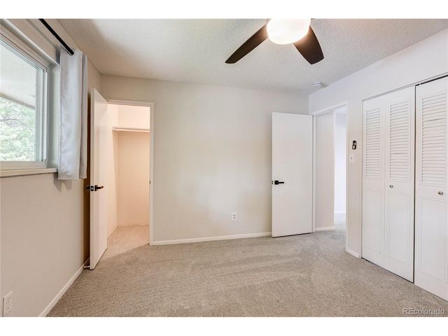 582 S Xenon Ct, Lakewood, CO 80228