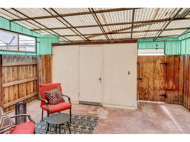 582 S Xenon Ct, Lakewood, CO 80228
