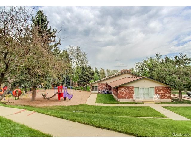 582 S Xenon Ct, Lakewood, CO 80228
