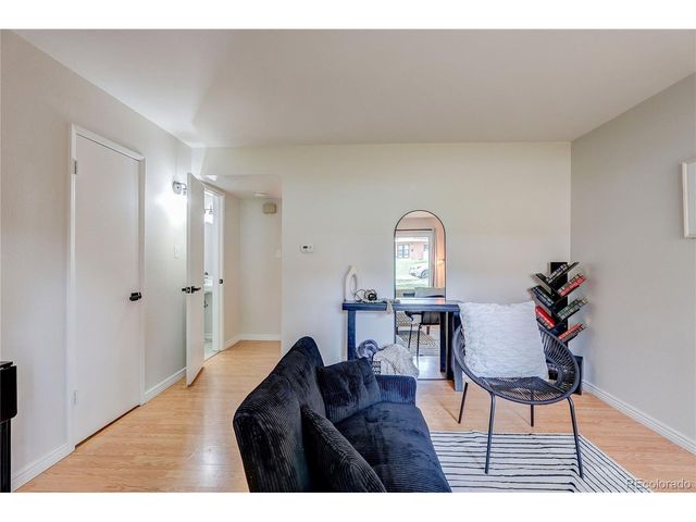 582 S Xenon Ct, Lakewood, CO 80228
