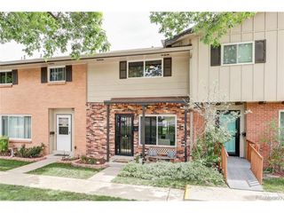 582 S Xenon Ct, Lakewood, CO 80228