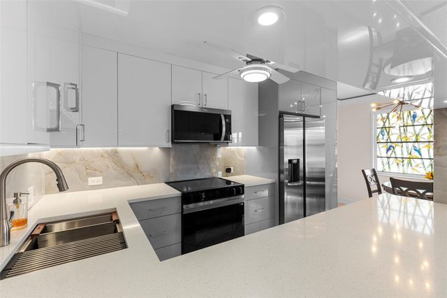 2122 Cambridge F 2122, Deerfield Beach, FL 33442