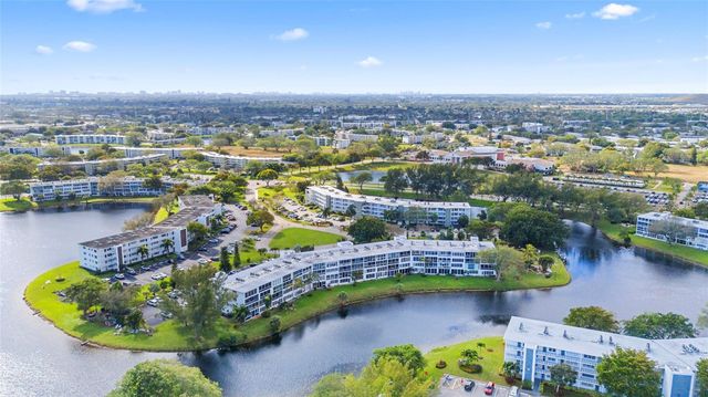 2122 Cambridge F 2122, Deerfield Beach, FL 33442