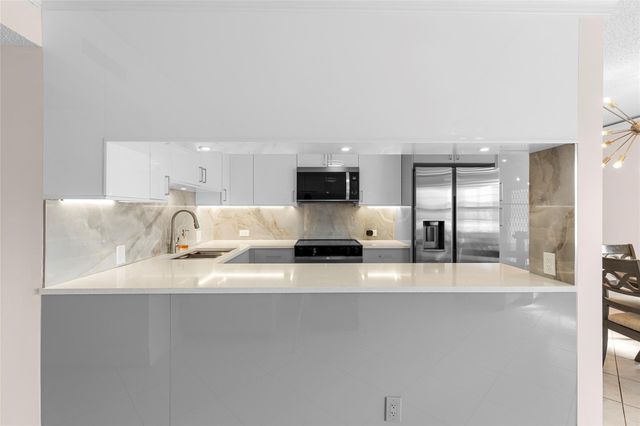 2122 Cambridge F 2122, Deerfield Beach, FL 33442