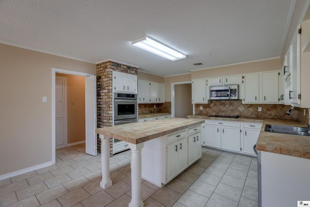 430 PINE HILLS DRIVE, Calhoun, LA 71225