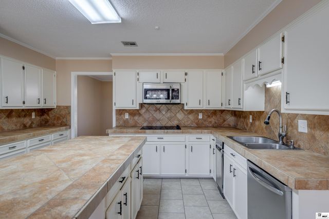 430 PINE HILLS DRIVE, Calhoun, LA 71225