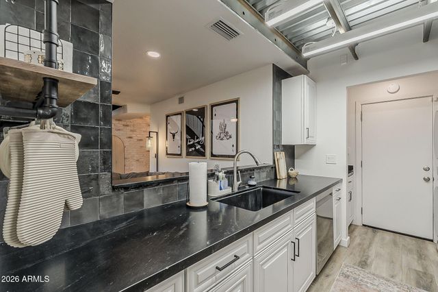 3136 N 38TH Street 1, Phoenix, AZ 85018