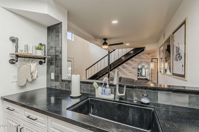 3136 N 38TH Street 1, Phoenix, AZ 85018