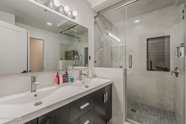 3136 N 38TH Street 1, Phoenix, AZ 85018