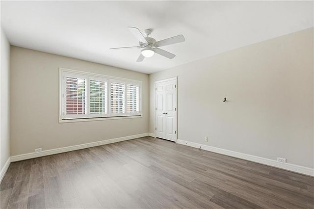 310 W 49 Street S 304, Kansas City, MO 64112