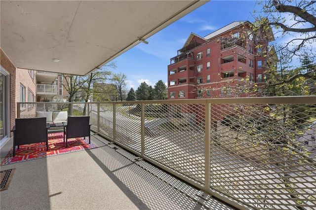 310 W 49 Street S 304, Kansas City, MO 64112