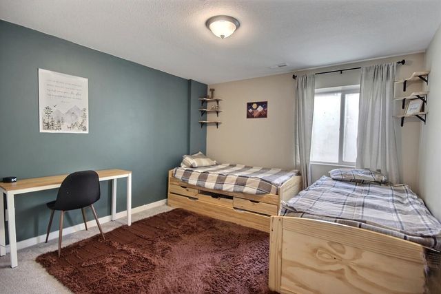 5341-5343 Pinecrest Ct N, Bel Aire, KS 67220