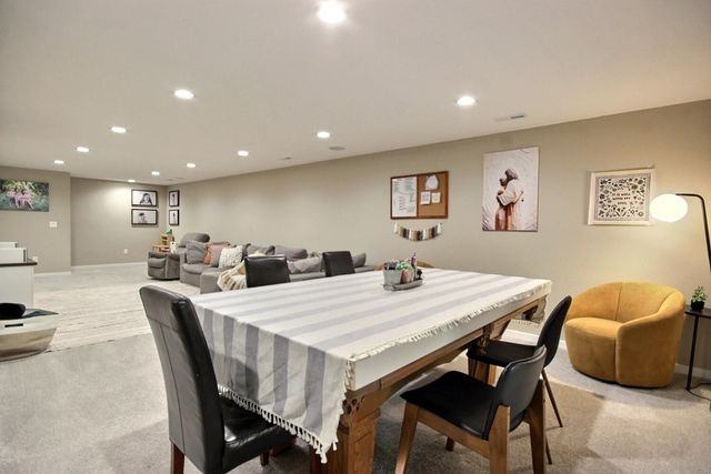 5341-5343 Pinecrest Ct N, Bel Aire, KS 67220