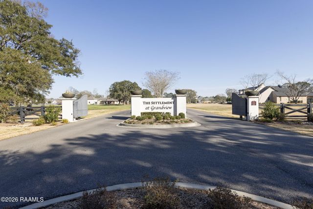 221 Grand Manor Drive, Youngsville, LA 70592