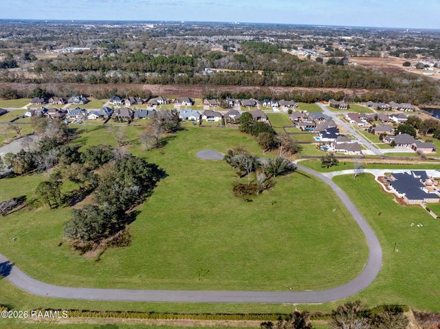 221 Grand Manor Drive, Youngsville, LA 70592