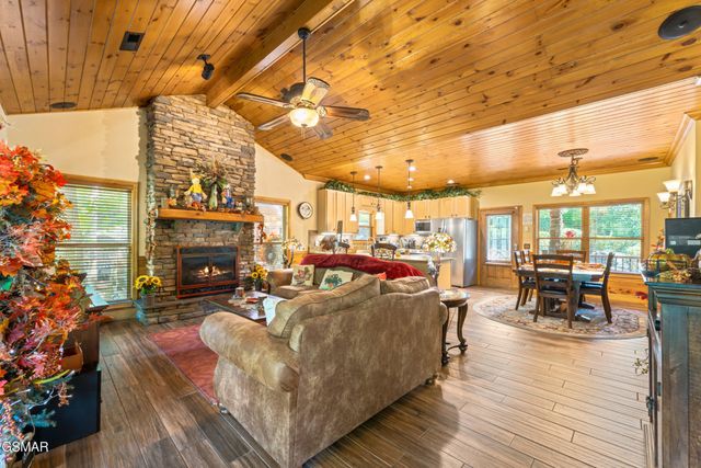 726 Plantation Drive, Pigeon Forge, TN 37863