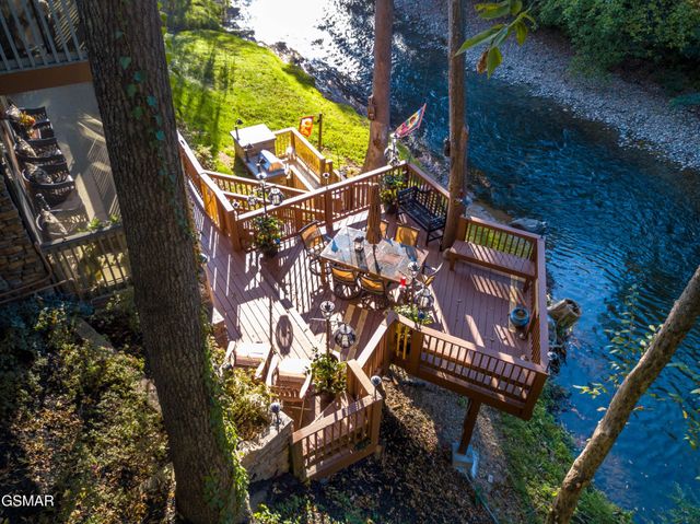 726 Plantation Drive, Pigeon Forge, TN 37863