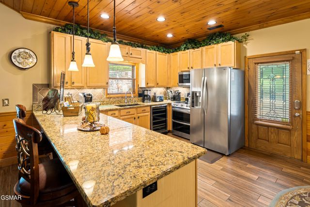 726 Plantation Drive, Pigeon Forge, TN 37863