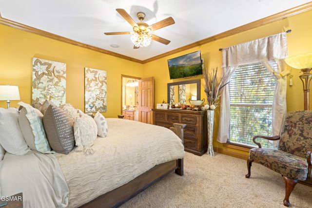 726 Plantation Drive, Pigeon Forge, TN 37863