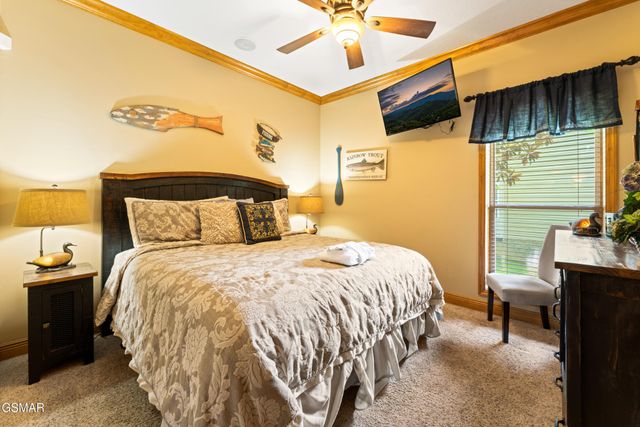 726 Plantation Drive, Pigeon Forge, TN 37863