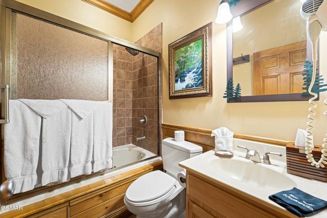 726 Plantation Drive, Pigeon Forge, TN 37863