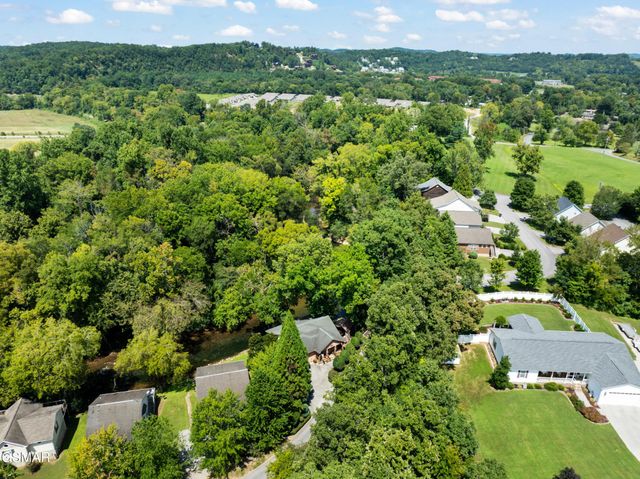 726 Plantation Drive, Pigeon Forge, TN 37863