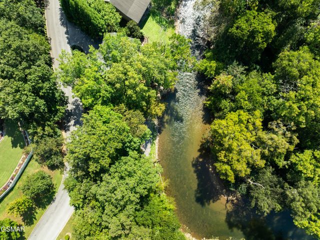726 Plantation Drive, Pigeon Forge, TN 37863