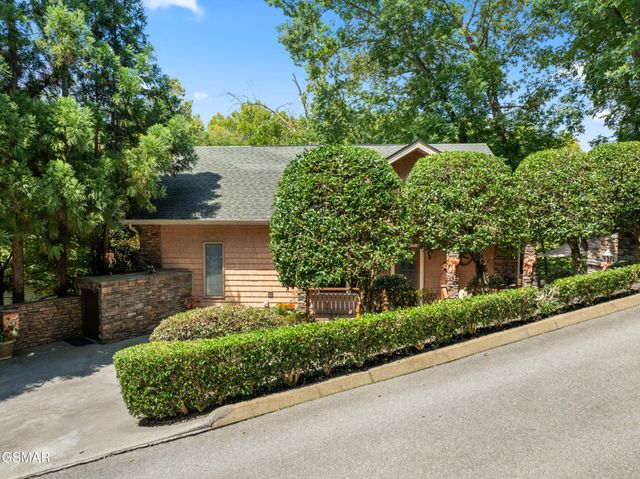 726 Plantation Drive, Pigeon Forge, TN 37863