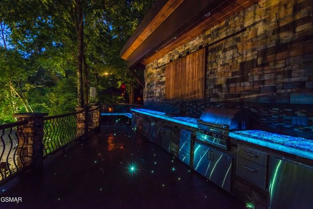 726 Plantation Drive, Pigeon Forge, TN 37863