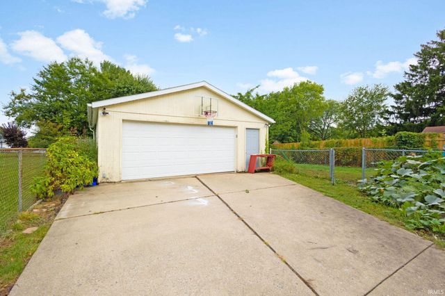 1318 S Spring Street, Mishawaka, IN 46544