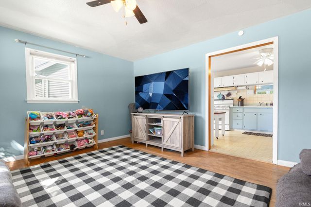 1318 S Spring Street, Mishawaka, IN 46544