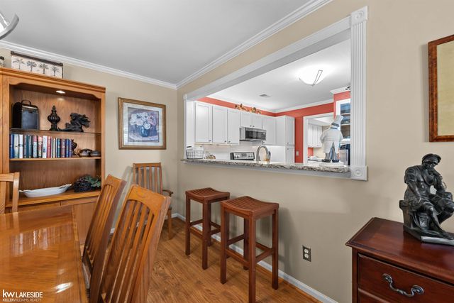 52392 Heatherstone Avenue, Macomb Twp, MI 48042