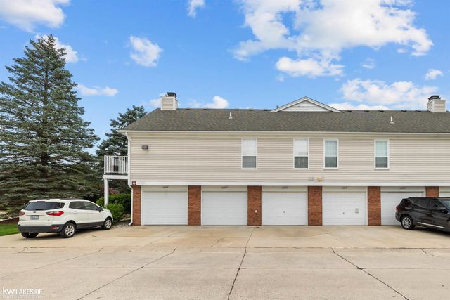 52392 Heatherstone Avenue, Macomb Twp, MI 48042
