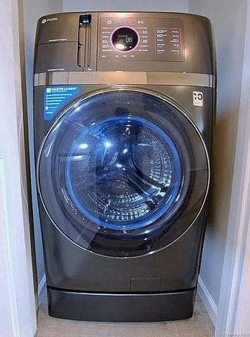 39-31 47th Avenue, Sunnyside, NY 11104